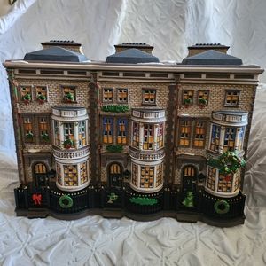 Dept 56 Dickens Village Mulberrie Court with Original Box